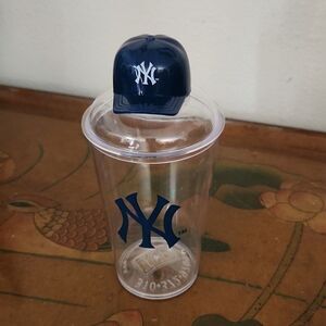 New York NY Yankees Cocktail Shaker Cup Souvenir